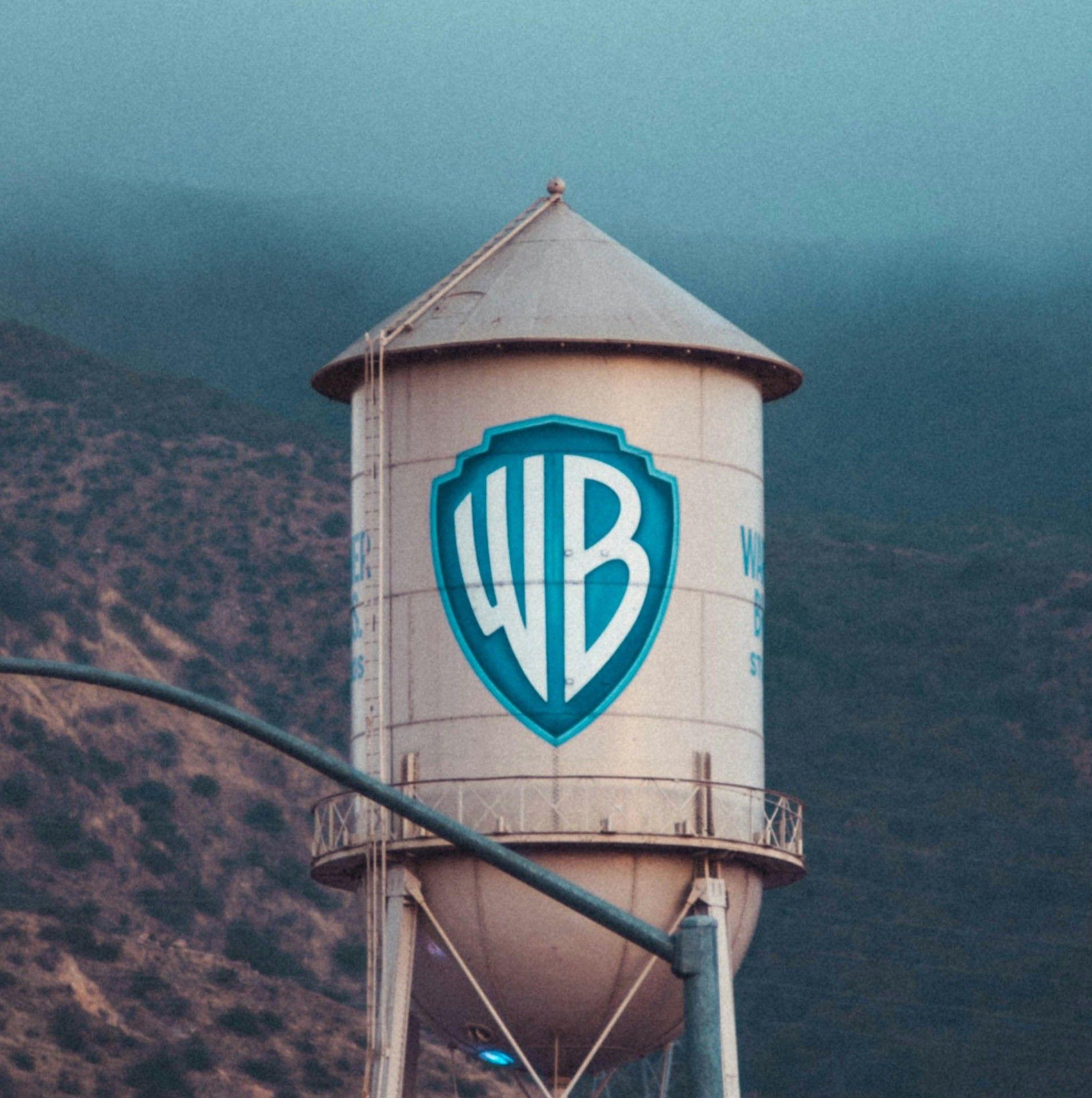 Противостояние Warner